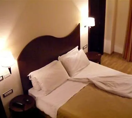 Hotel Centrale Hotell 4*